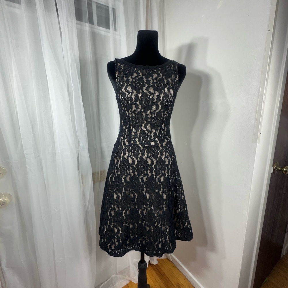 VENUS Black Lace Midi Dress